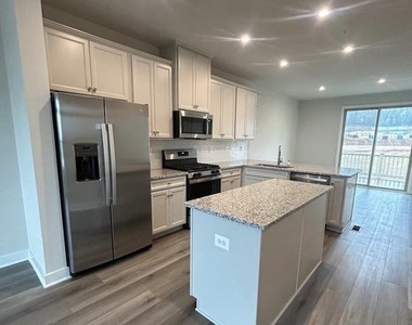168 Bethlehem Pl - Photo Thumbnail 13