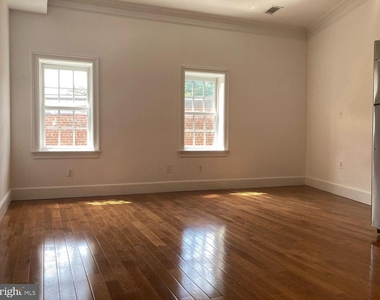 1426 Wisconsin Avenue Nw - Photo Thumbnail 2