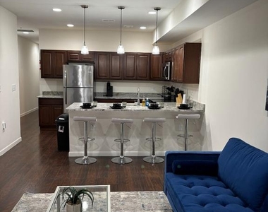 6005 Eads Street Ne - Photo Thumbnail 5