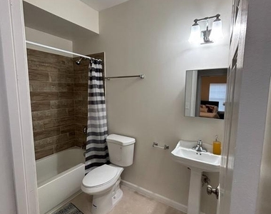 6005 Eads Street Ne - Photo Thumbnail 22