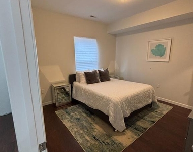 6005 Eads Street Ne - Photo Thumbnail 2