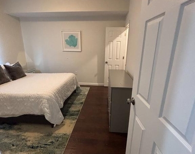 6005 Eads Street Ne - Photo Thumbnail 1
