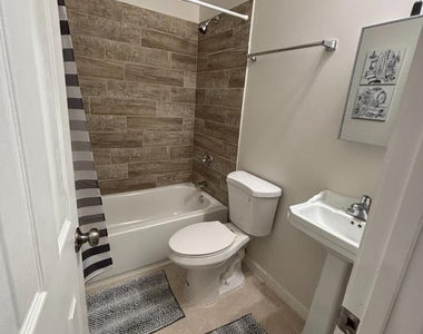 6005 Eads Street Ne - Photo Thumbnail 3