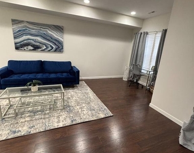 6005 Eads Street Ne - Photo Thumbnail 12
