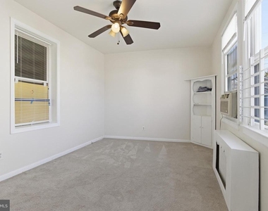 6 Barney Circle Se - Photo Thumbnail 9
