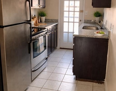 126 Webster Street Ne - Photo Thumbnail 6