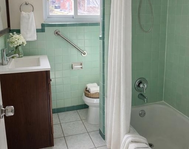 126 Webster Street Ne - Photo Thumbnail 5