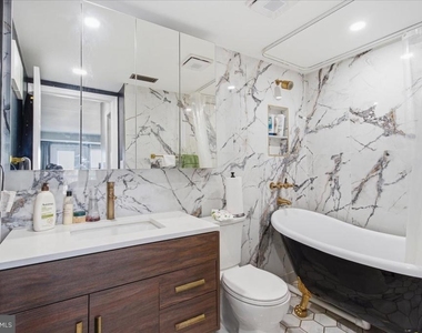 2609 Douglass Road Se - Photo Thumbnail 8