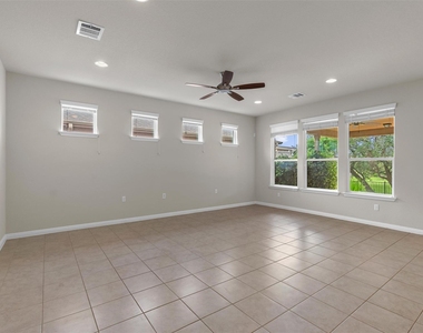 108 Calhoun Ln - Photo Thumbnail 5