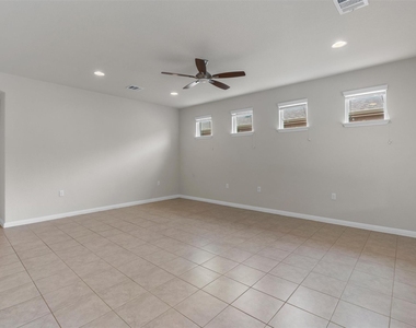108 Calhoun Ln - Photo Thumbnail 8