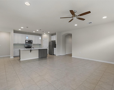 108 Calhoun Ln - Photo Thumbnail 6