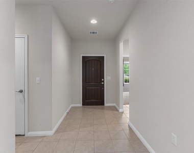 108 Calhoun Ln - Photo Thumbnail 2