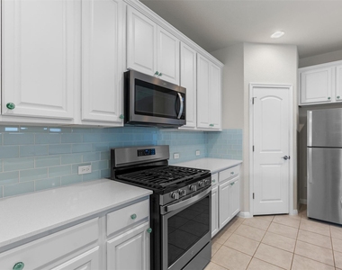 108 Calhoun Ln - Photo Thumbnail 12