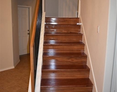 1310 W Parmer Ln - Photo Thumbnail 9