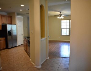 1310 W Parmer Ln - Photo Thumbnail 7