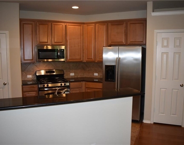 1310 W Parmer Ln - Photo Thumbnail 5