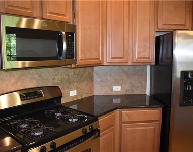 1310 W Parmer Ln - Photo Thumbnail 6