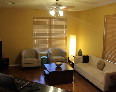 1310 W Parmer Ln - Photo Thumbnail 14