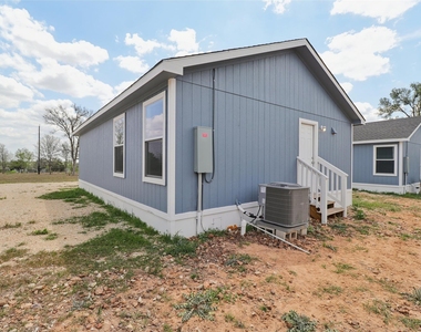 1087 Schubert Ln - Photo Thumbnail 17