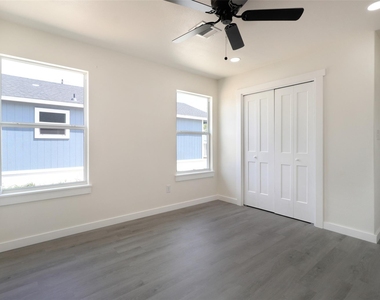 1087 Schubert Ln - Photo Thumbnail 10
