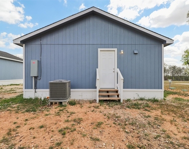 1087 Schubert Ln - Photo Thumbnail 15
