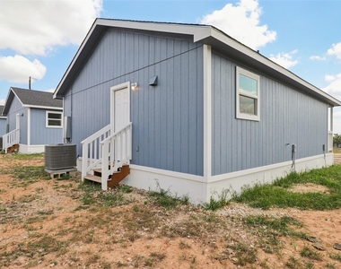 1087 Schubert Ln - Photo Thumbnail 14