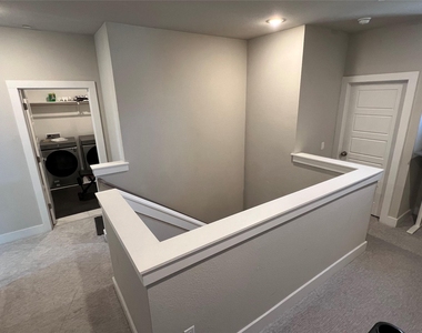 11204 Gadsen Ln - Photo Thumbnail 8