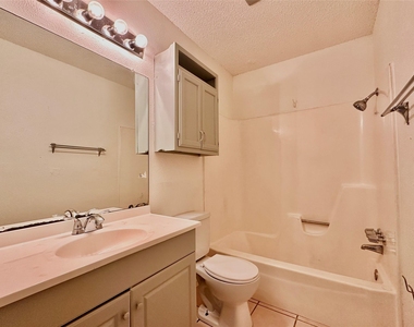 1322 Southport Dr - Photo Thumbnail 1