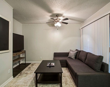 2900 Cole St - Photo Thumbnail 7