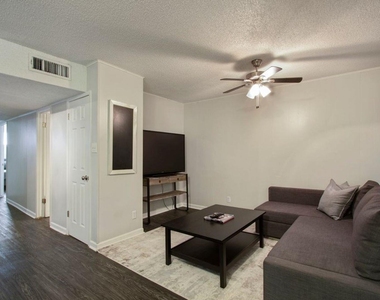 2900 Cole St - Photo Thumbnail 2