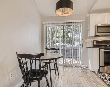 1015 E Yager Ln - Photo Thumbnail 13