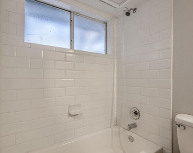 1015 E Yager Ln - Photo Thumbnail 22
