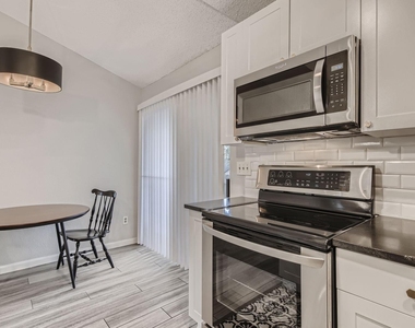 1015 E Yager Ln - Photo Thumbnail 20