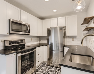 1015 E Yager Ln - Photo Thumbnail 25