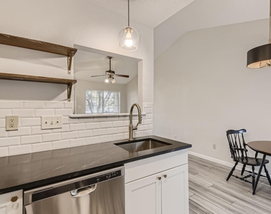 1015 E Yager Ln - Photo Thumbnail 14