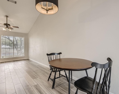 1015 E Yager Ln - Photo Thumbnail 27