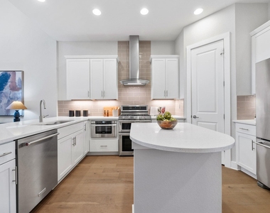 4323 Spicewood Springs Rd - Photo Thumbnail 4