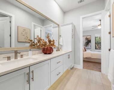 4323 Spicewood Springs Rd - Photo Thumbnail 18