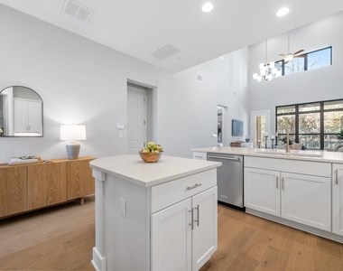 4323 Spicewood Springs Rd - Photo Thumbnail 5
