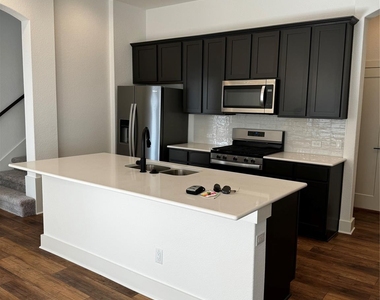 8620 Torrita Dr - Photo Thumbnail 4