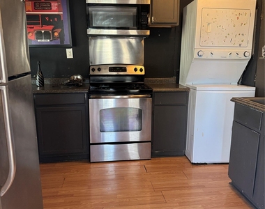 704 Franklin Blvd - Photo Thumbnail 11