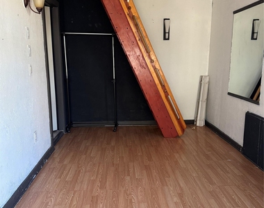 704 Franklin Blvd - Photo Thumbnail 2