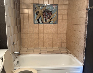 704 Franklin Blvd - Photo Thumbnail 8