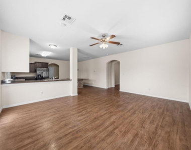 601 Silver Wing Ct - Photo Thumbnail 1