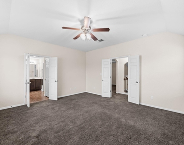 601 Silver Wing Ct - Photo Thumbnail 11