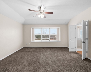 601 Silver Wing Ct - Photo Thumbnail 10