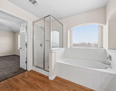 601 Silver Wing Ct - Photo Thumbnail 13