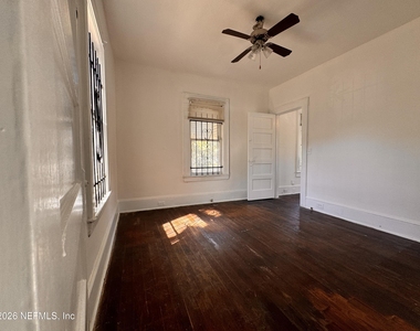 3728 Silver Street - Photo Thumbnail 7