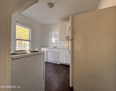 3728 Silver Street - Photo Thumbnail 2
