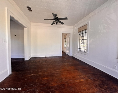 3728 Silver Street - Photo Thumbnail 1